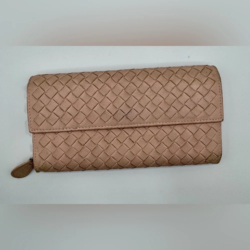 Bottega Veneta Wallet and unbranded chain for crossbody option | Good Condition